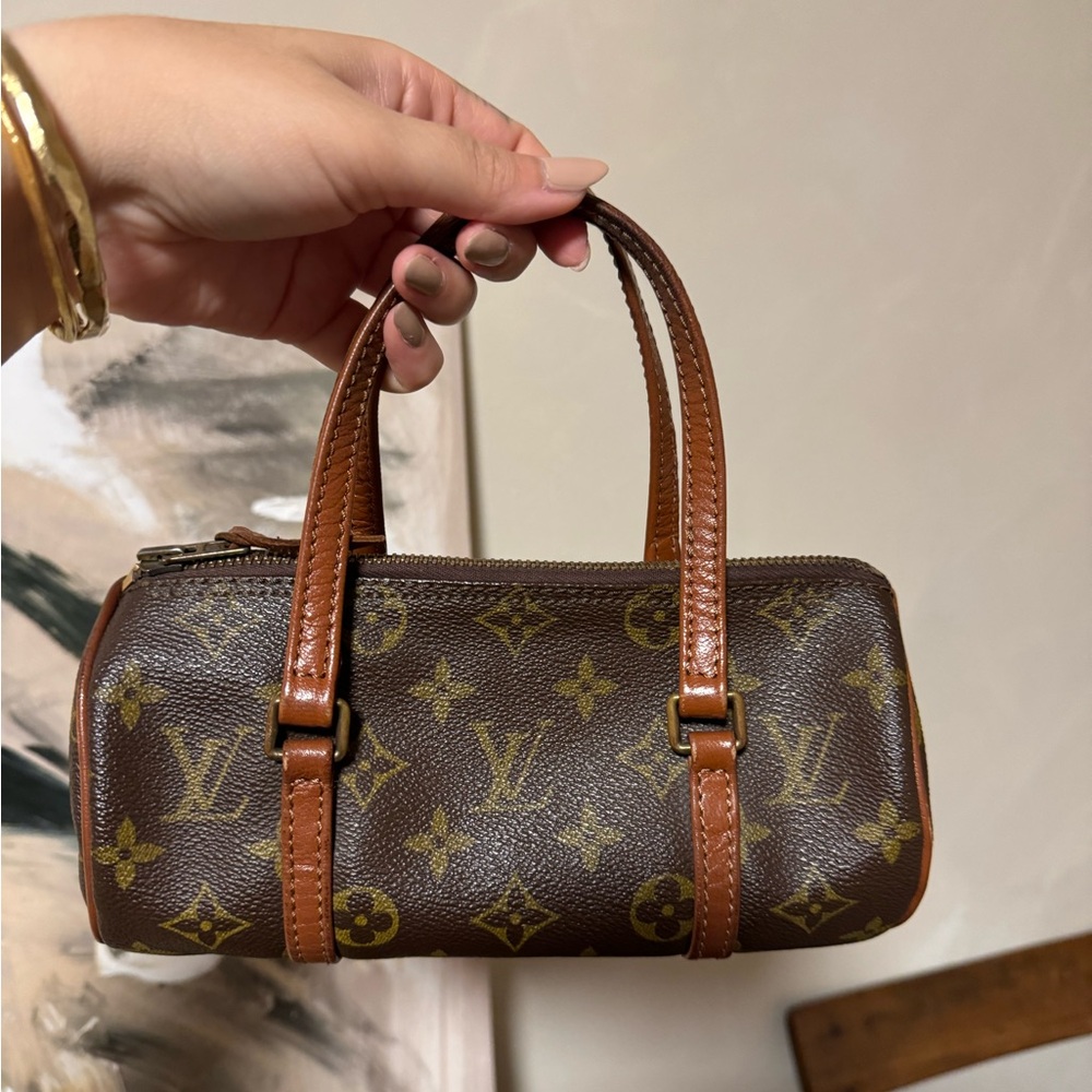 Louis Vuitton Papillon 22